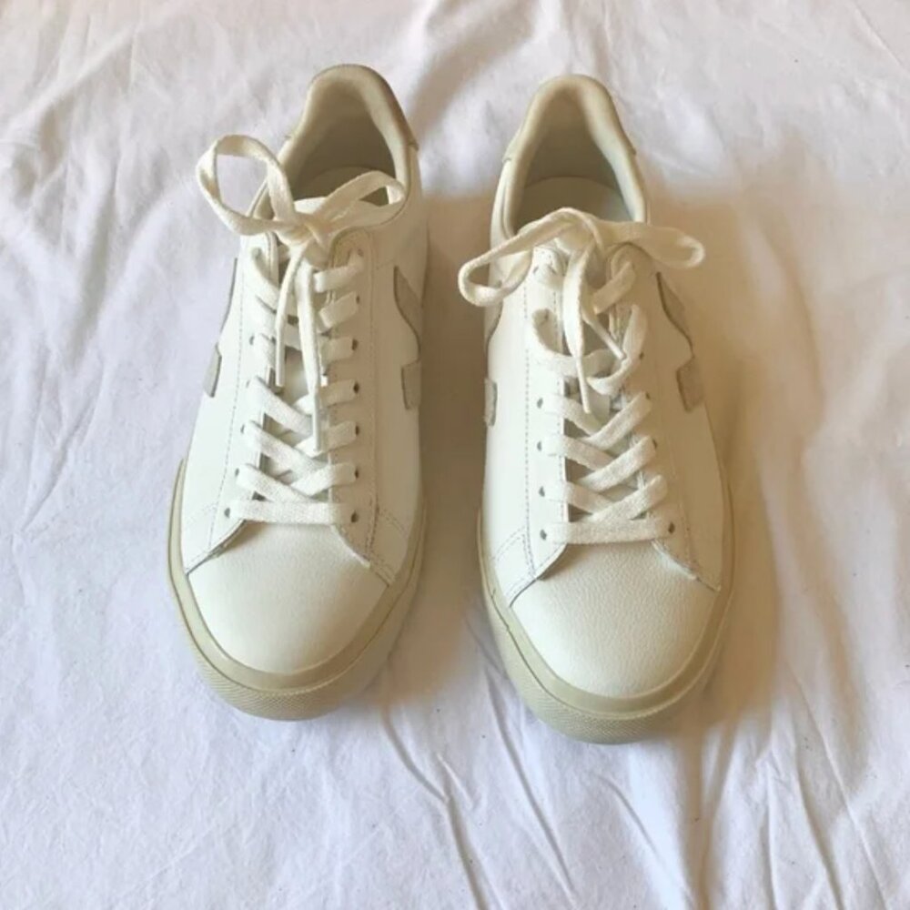VEJA Campo Leather Sneakers size: 8 - Picture 2 of 5